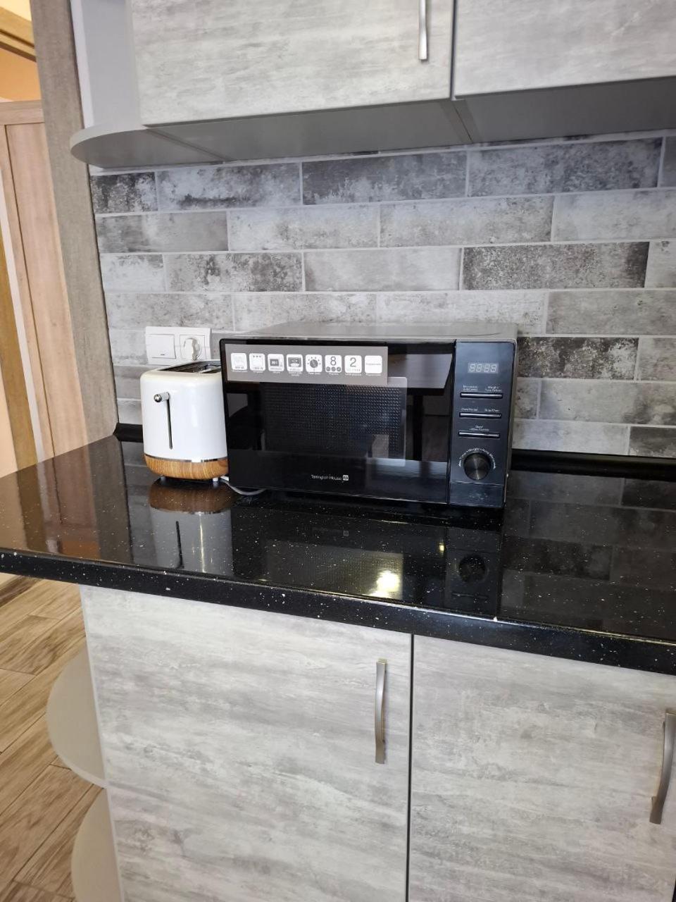 Atlant Luxury Family Apart Поряд З Тц Депот, Безконтактне Заселення Cernăuți Exterior foto