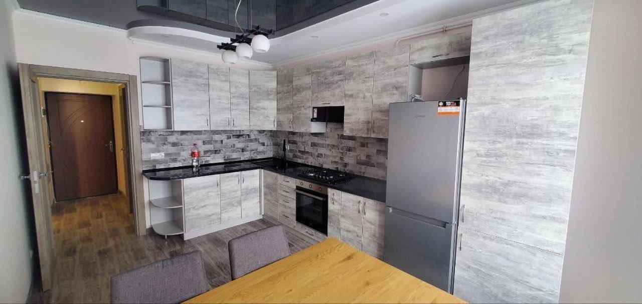 Atlant Luxury Family Apart Поряд З Тц Депот, Безконтактне Заселення Cernăuți Exterior foto