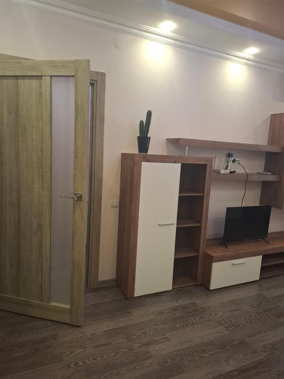 Atlant Luxury Family Apart Поряд З Тц Депот, Безконтактне Заселення Cernăuți Exterior foto